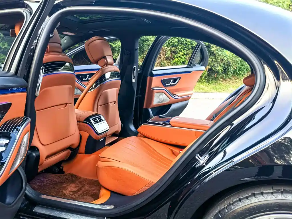 Photo 10 - Mercedes-Benz S-Class