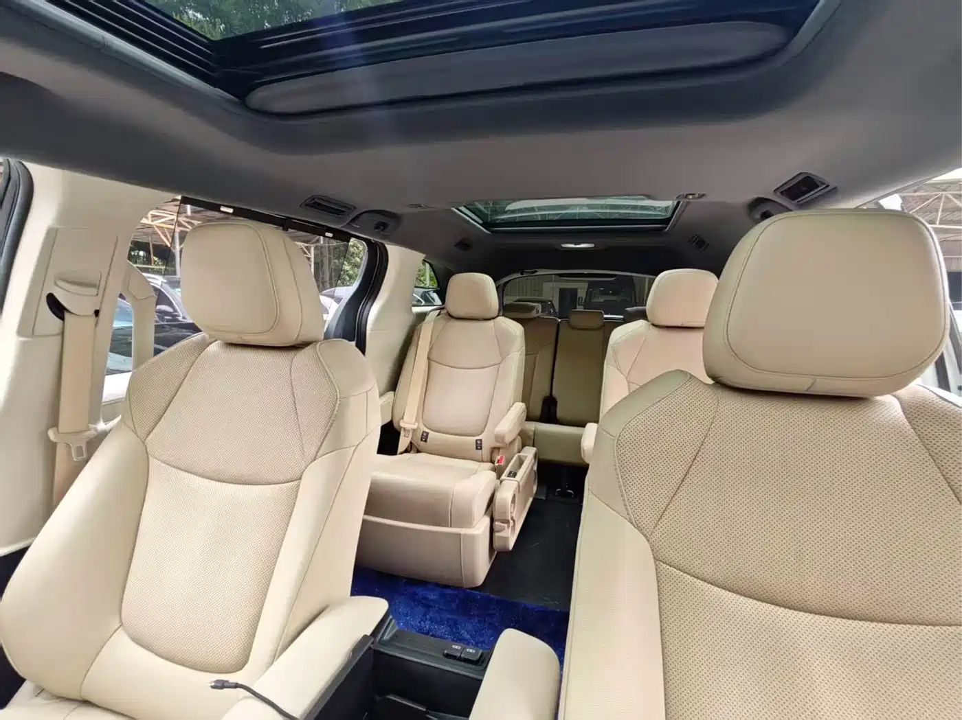 Toyota Granvia 2023 2.5L Hybrid Prestige PLUS Edition фото 12