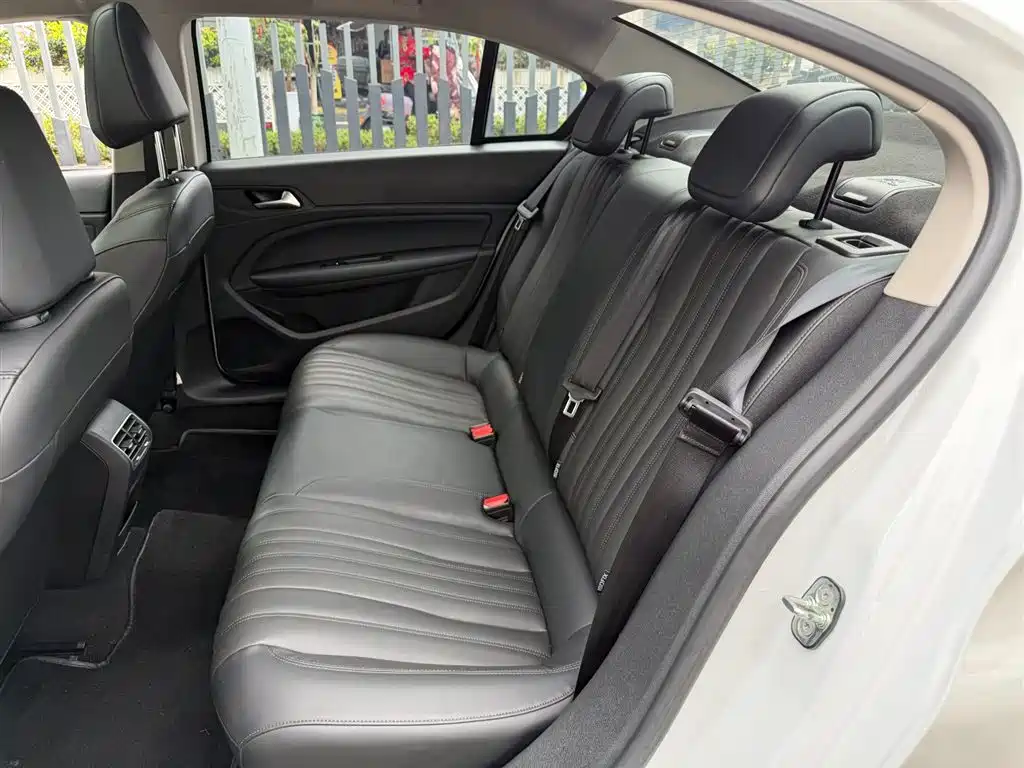 Peugeot 408 2022 1.6T Progressive Edition фото 10