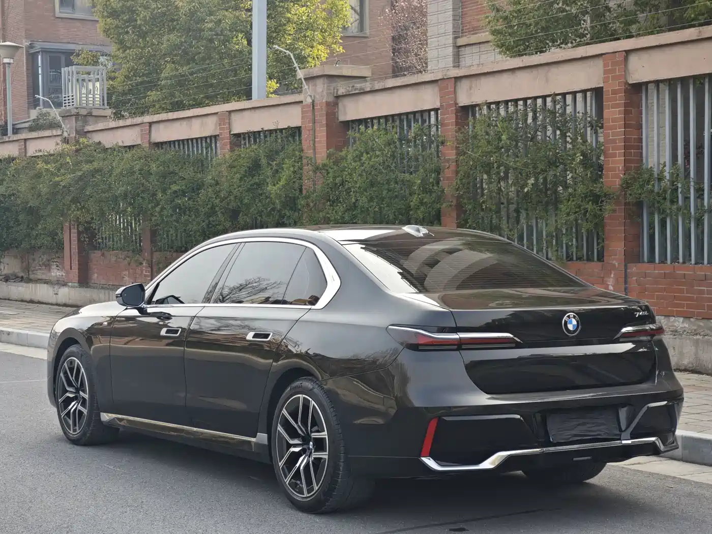 BMW 7 Series 2023 Model 735Li M Sport Package фото 12