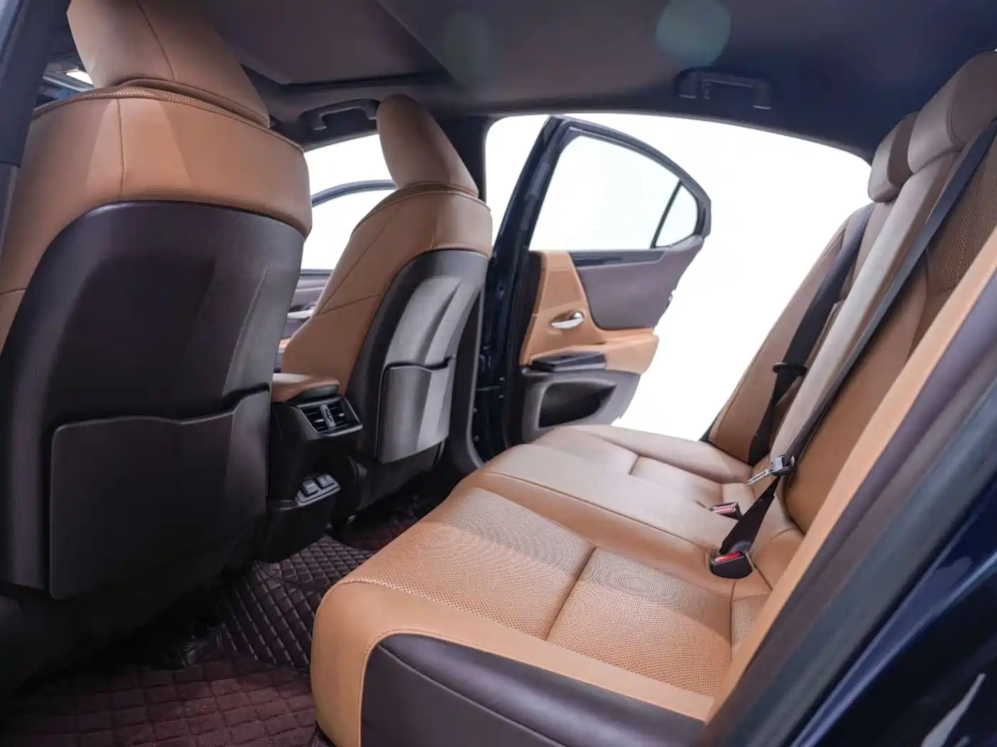 Lexus ES 2020 200 Excellence фото 17