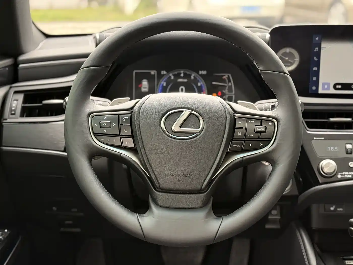 Lexus ES 2022 200 Excellence Edition фото 10