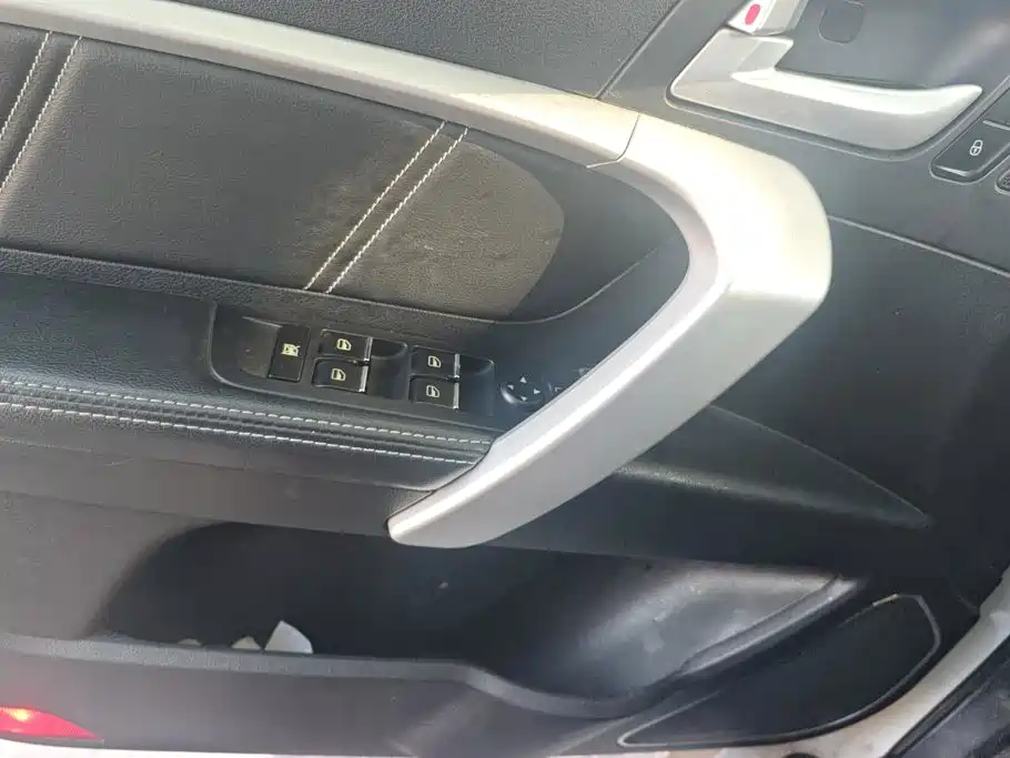 Фото 7 - Geely Emgrand
