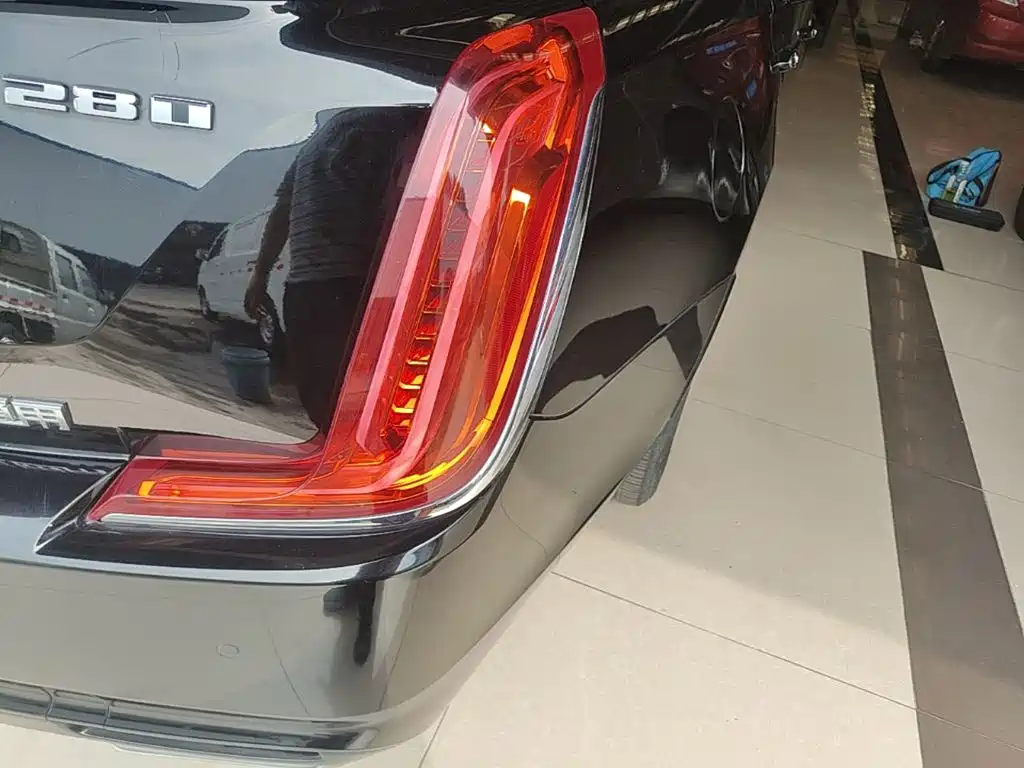 Photo 8 - Cadillac XTS