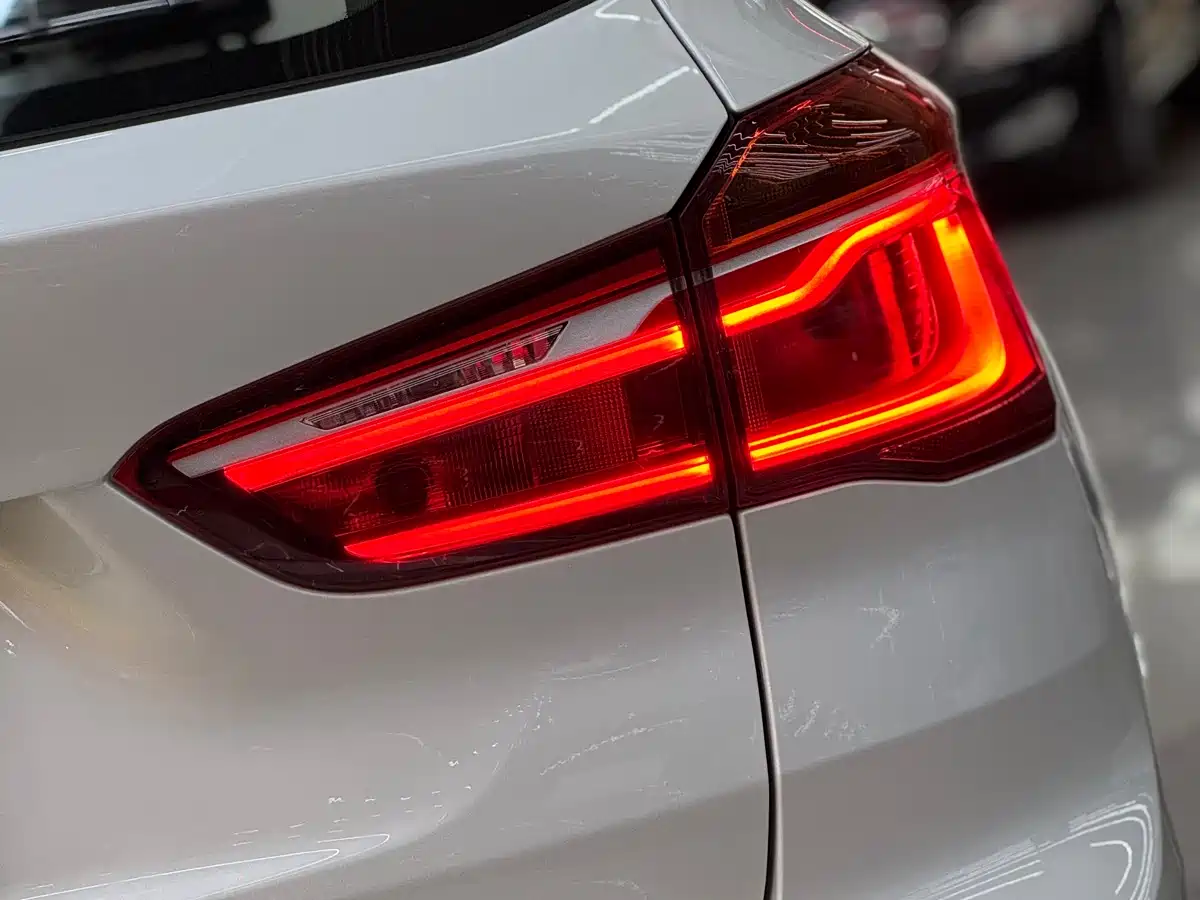 BMW X1 2019 sDrive20Li Leading Model фото 7