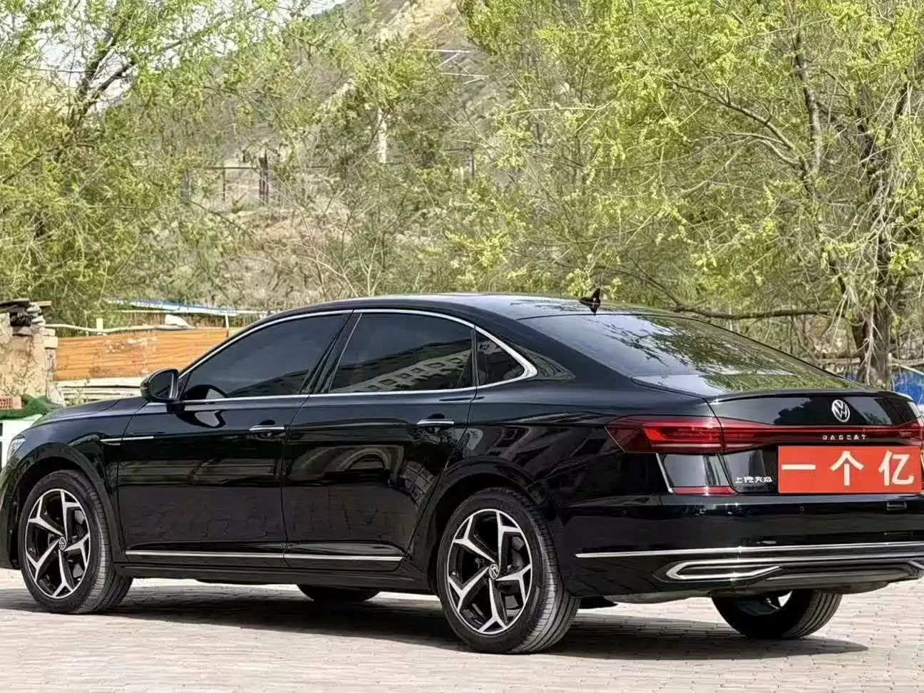 Volkswagen Passat 2024 380TSI Starlight Luxury Edition фото 9