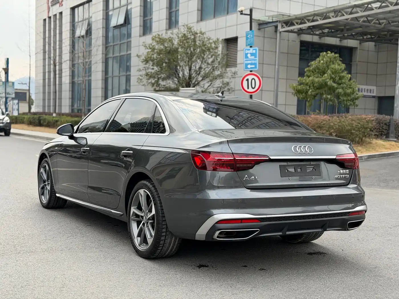 Audi A4L 2020 40 TFSI Fashion Dynamic Edition фото 16