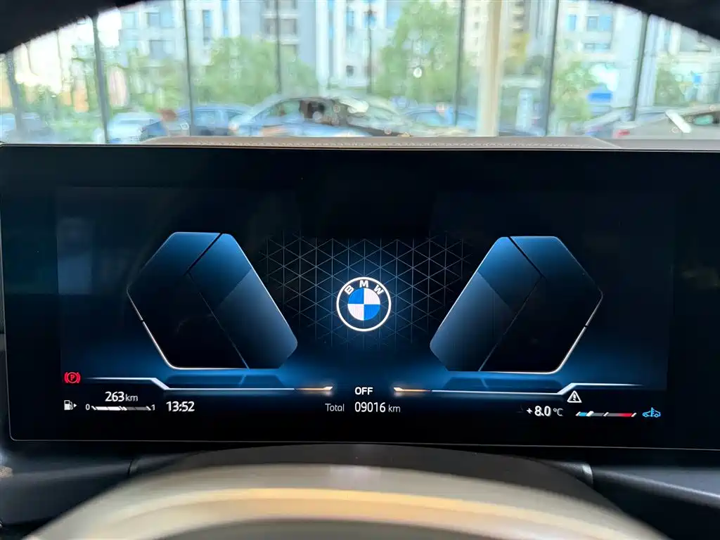 BMW 3 Series 2024 330Li M Sport Shadowline Package фото 11