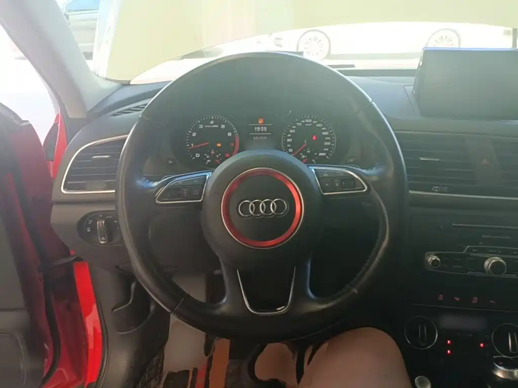 Фото 11 - Audi Q3