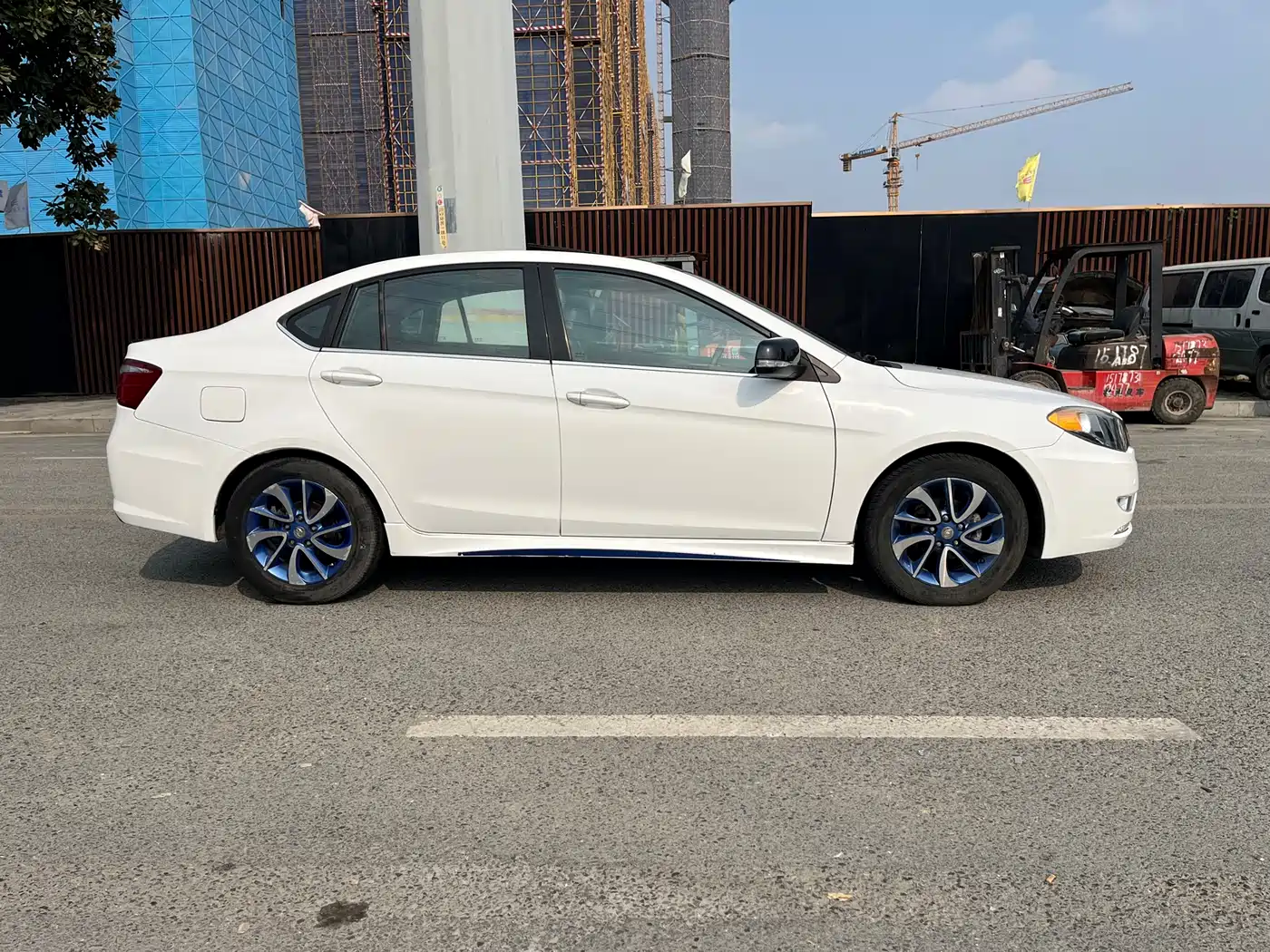Soueast V5 Lingzhi 2015 2015 1.5L Manual Jazz Edition