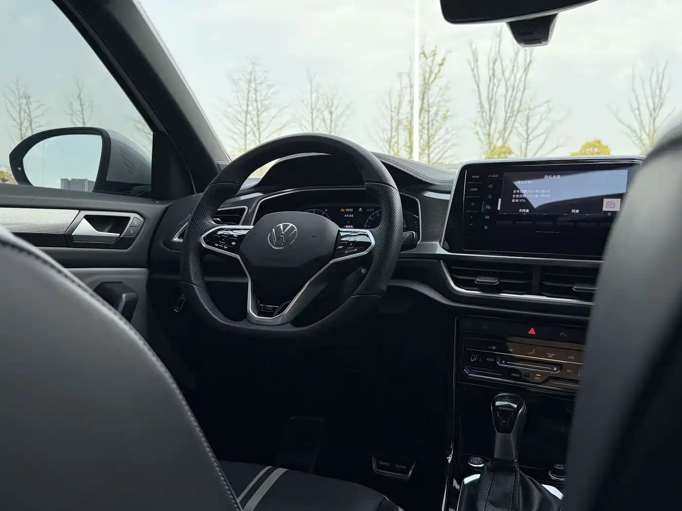 Volkswagen T-ROC 2024 300TSI DSG 2WD Morning Light Edition фото 12