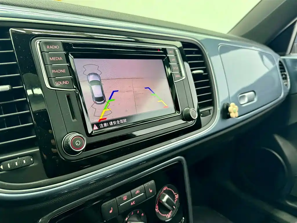 Volkswagen Beetle 2019 180TSI Classic Edition фото 11