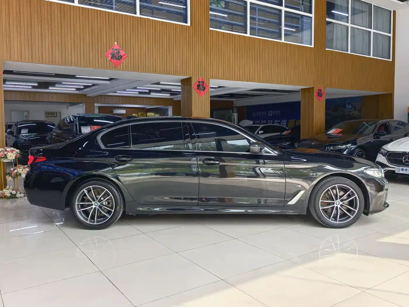 BMW 5 Series 2022 525Li M Sport Package фото 4