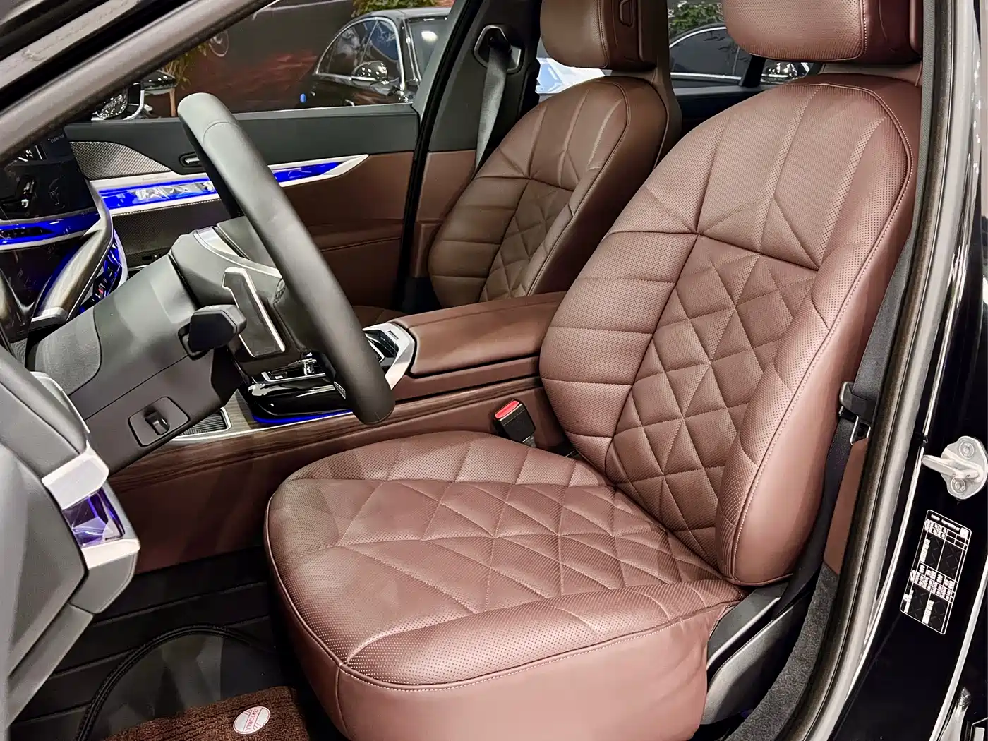 BMW 7-SERIES