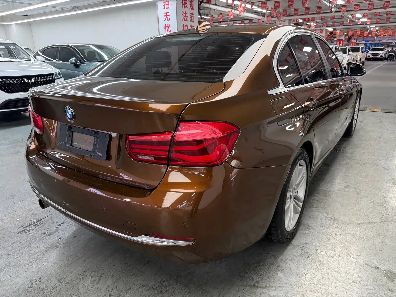 Фото 10 - BMW 3 Series