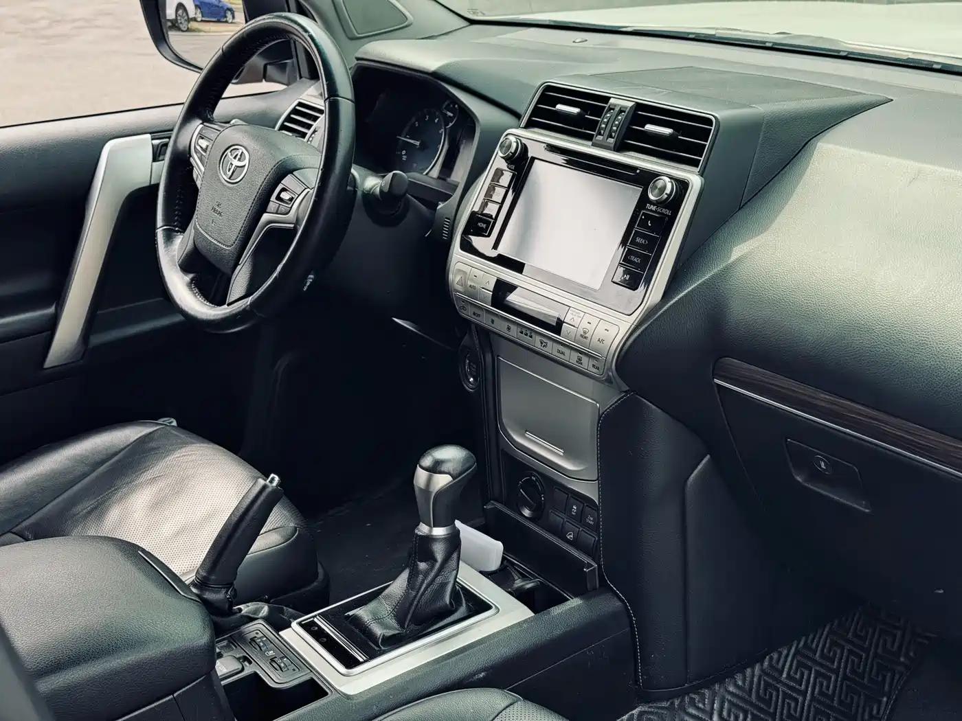 Toyota Prado 2019 3.5L Automatic TX-L Zunxiang Edition with Rear-mounted Spare Tire фото 6