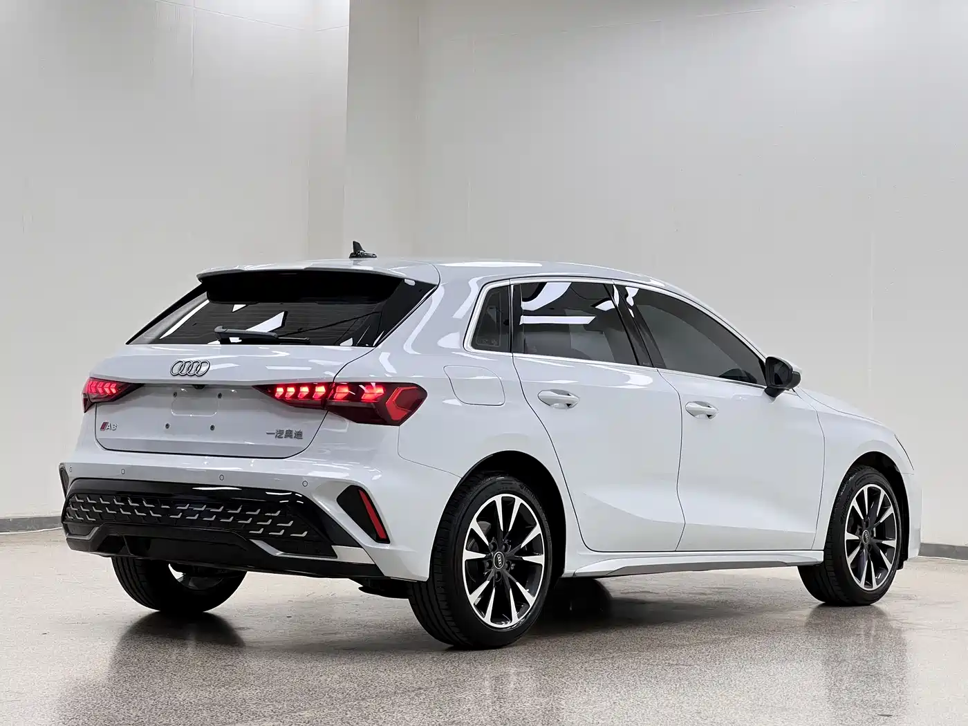 Фото 5 - Audi A3