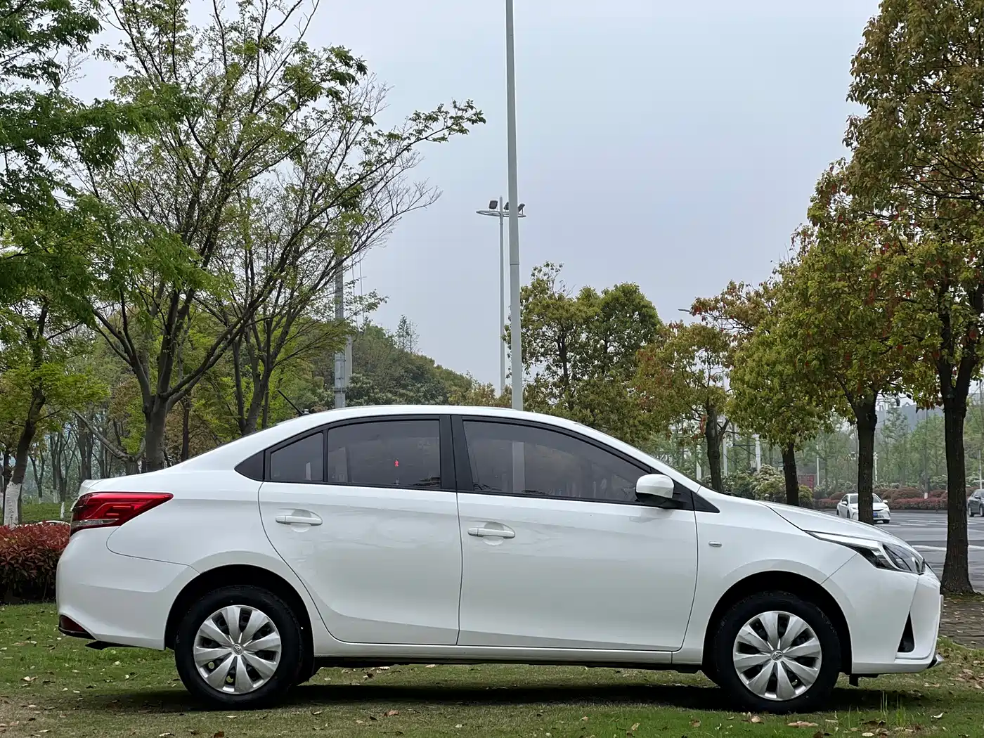 Toyota YARiS L Zhi Xiang 2019 1.5E CVT Charming China VI фото 22