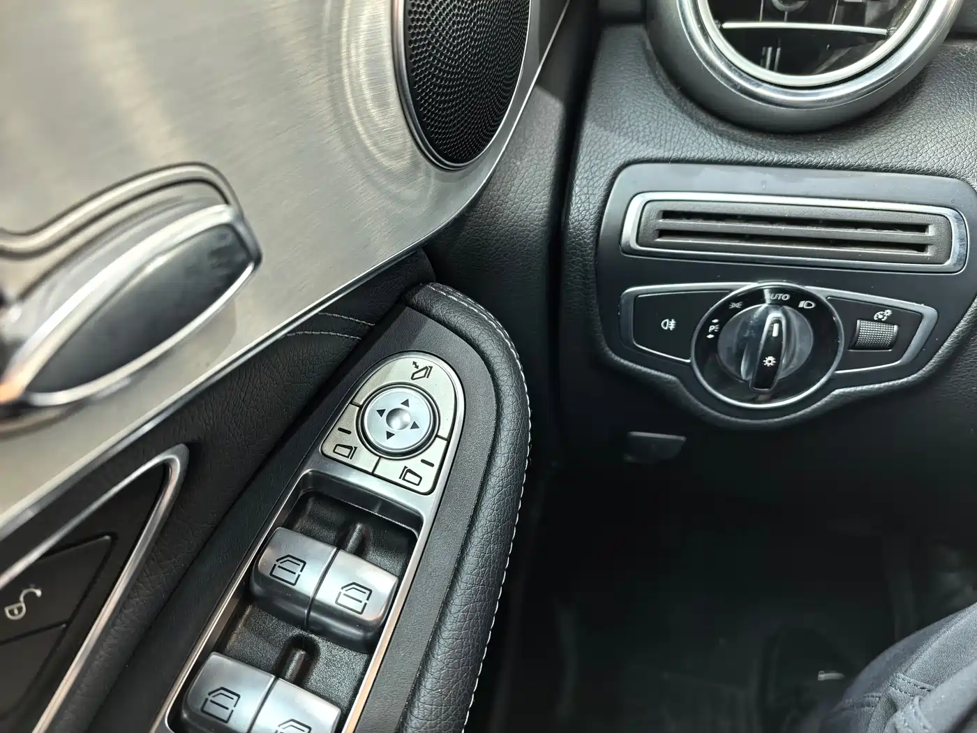 Mercedes-Benz GLC 2016 GLC 200 4MATIC фото 13