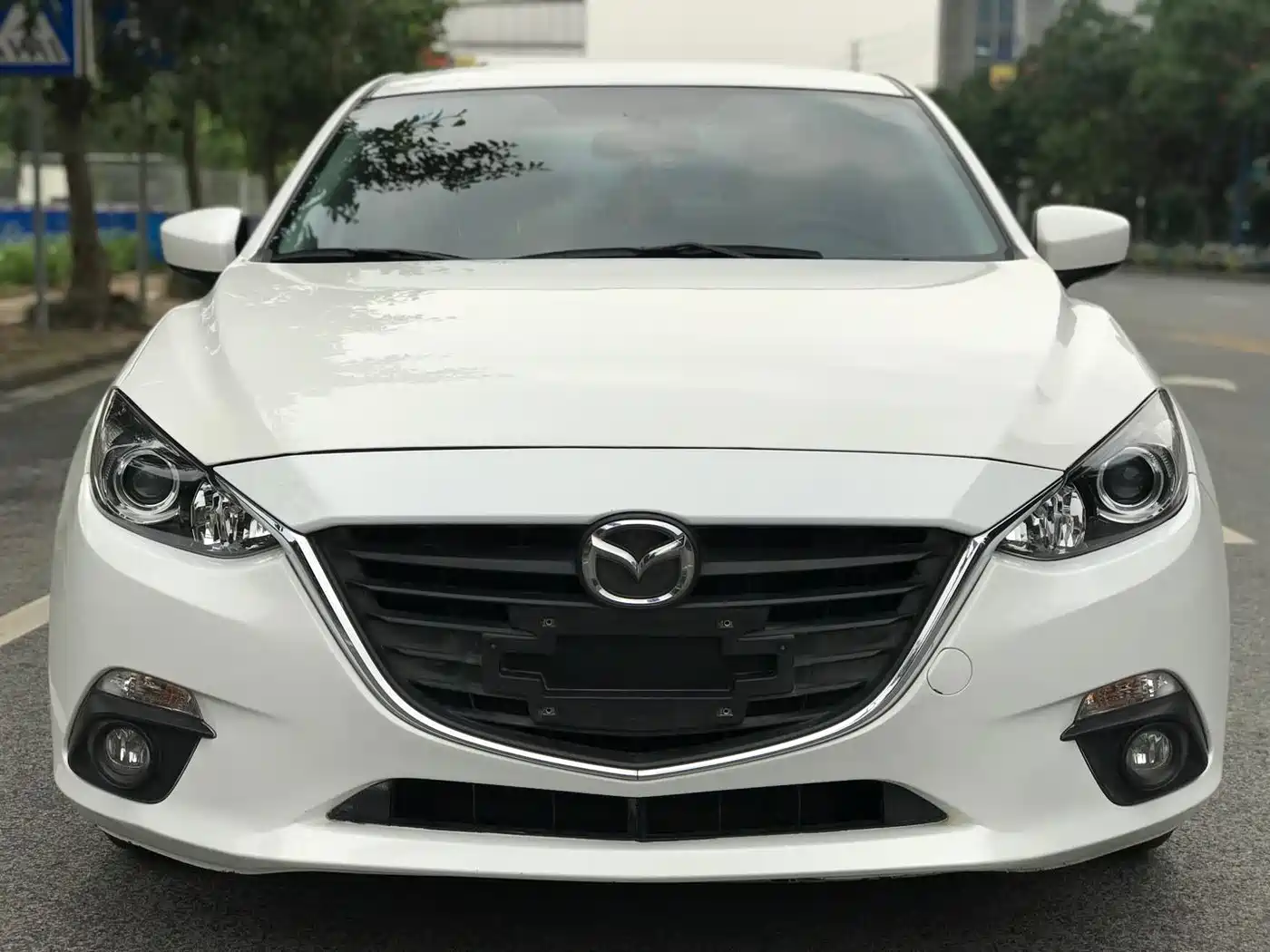 Mazda Mazda3 Axela 2016 Sedan 1.5L Automatic Comfort фото 3