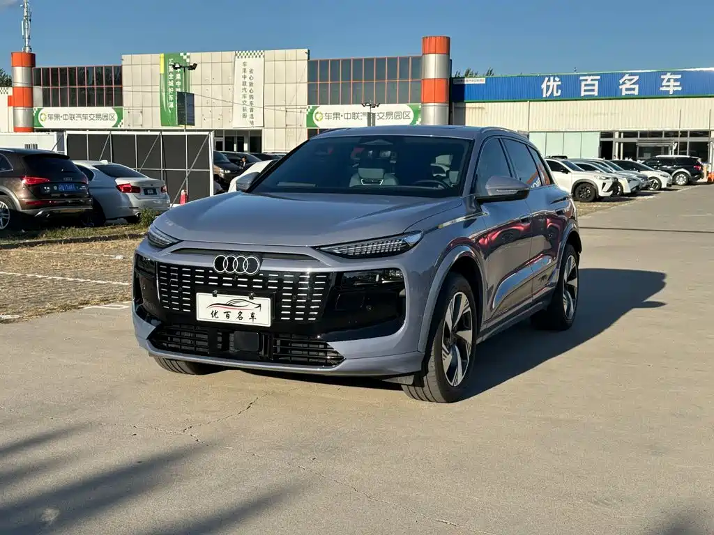 Photo 1 - Audi Q6L e-tron