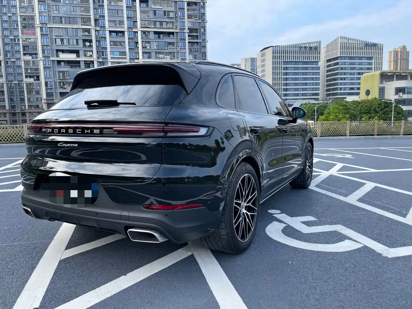 PORSCHE CAYENNE
