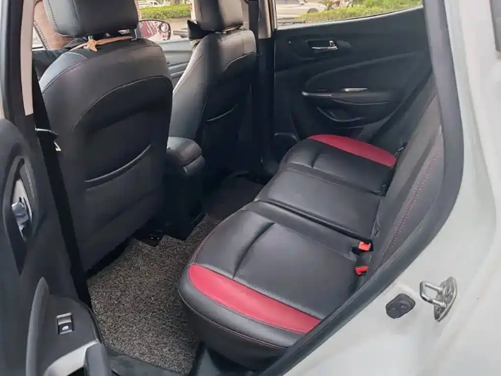 Фото 6 - Changan CS15