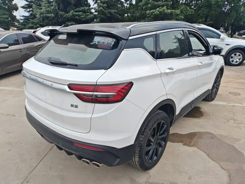 Фото 7 - Geely Coolray