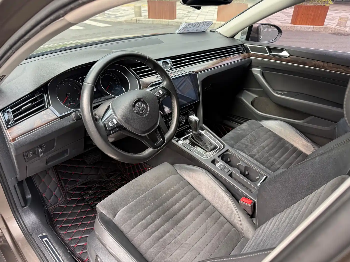 Volkswagen Magotan 2017 330TSI DSG Luxury фото 8