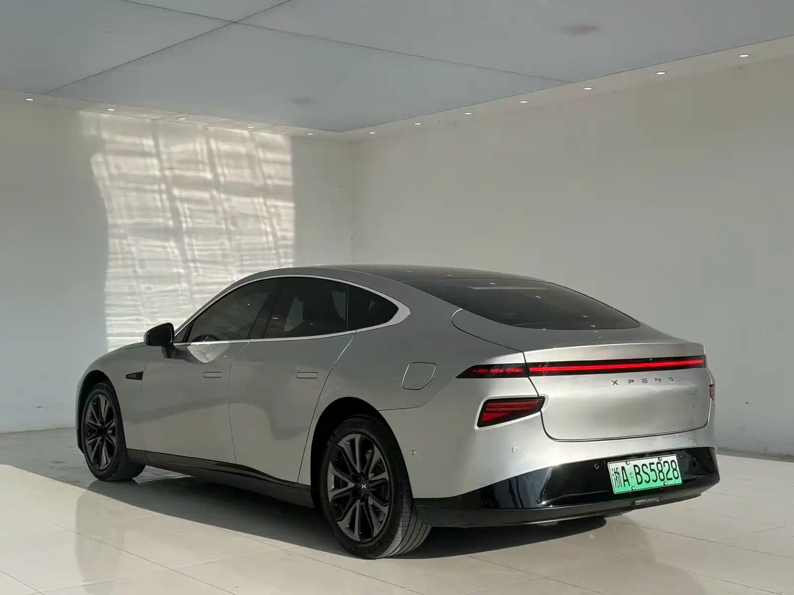 Фото 7 - XPeng P7