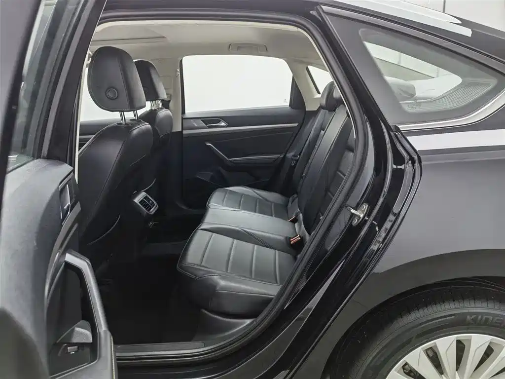 Volkswagen Lavida 2021 1.5L Auto Comfort Edition фото 15