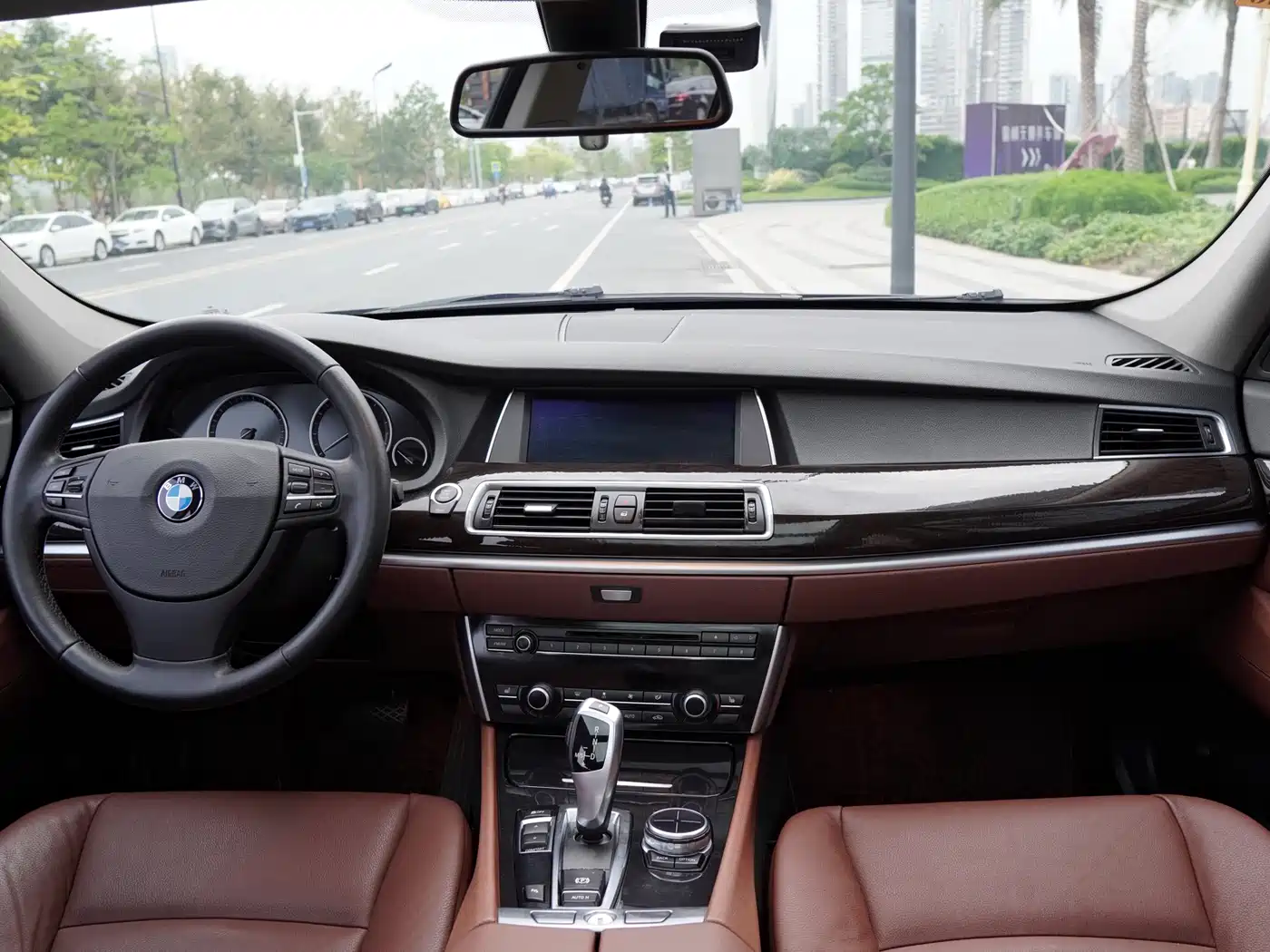 BMW 5 Series GT 2013 535i Elegance фото 7