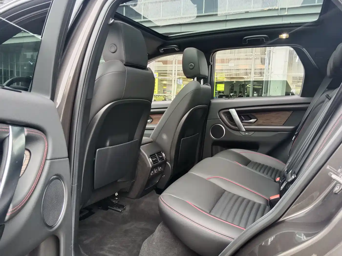 Land Rover Discovery Sport 2022 Model 249PS R-Dynamic S Performance Edition 5-Seater фото 10
