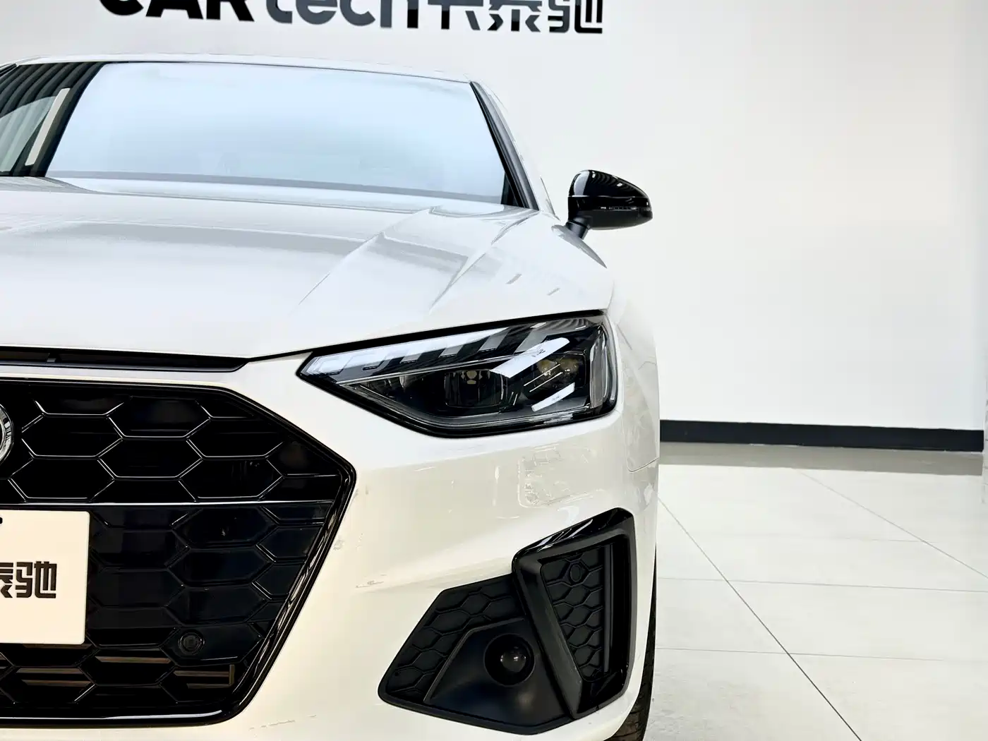 Audi A4L 2025 2 Million Celebration Edition 40 TFSI Luxury Dynamic фото 6