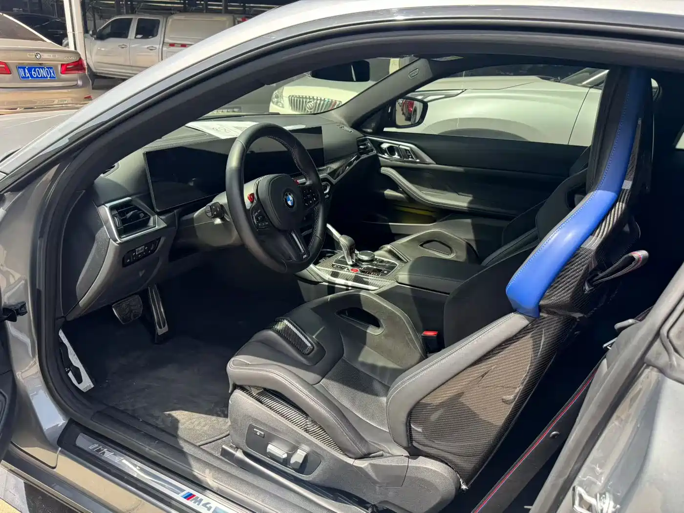 BMW M4 2024 BMW M4 Coupe M xDrive Competition фото 8