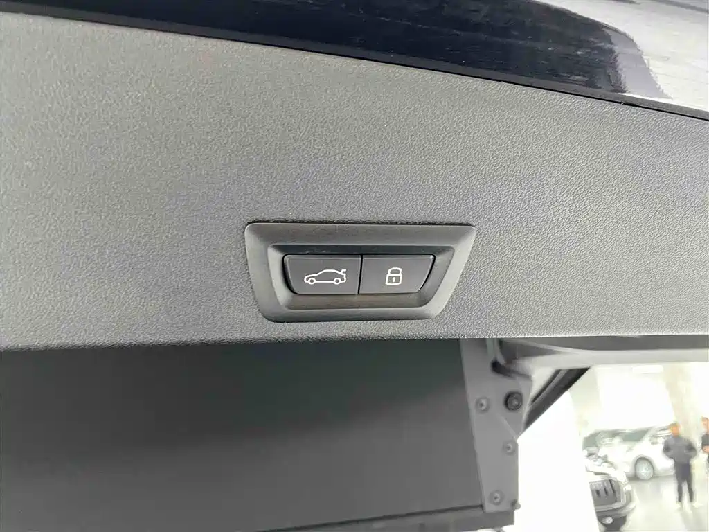 BMW XM 2023 Model Base фото 34