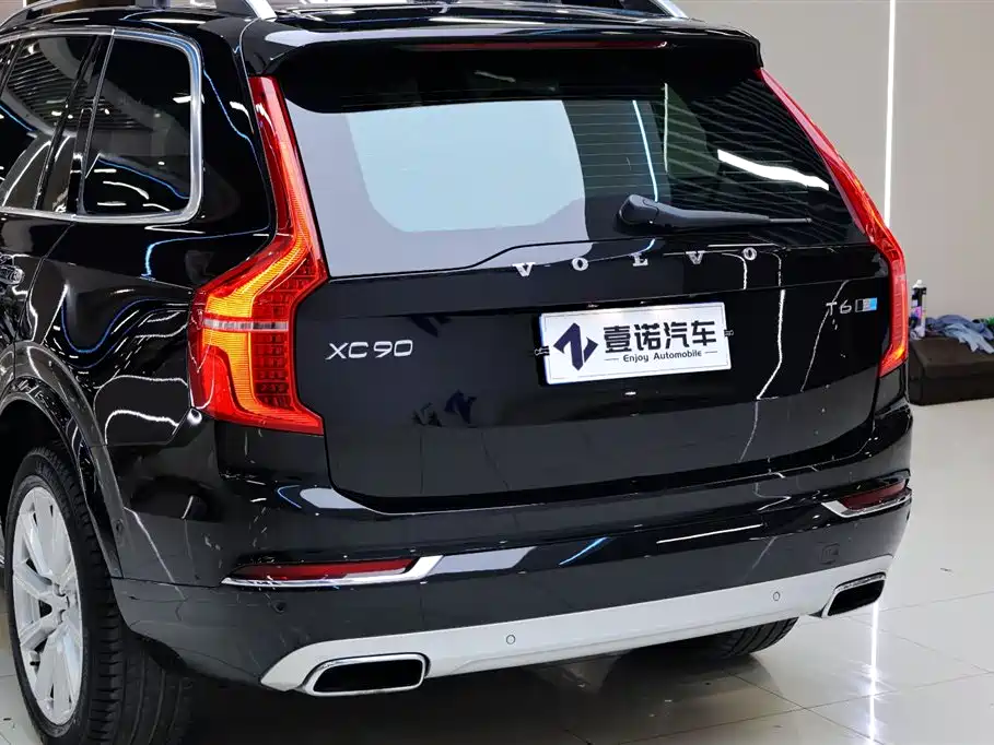 Фото 6 - Volvo XC90