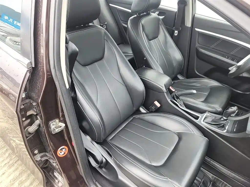 Фото 25 - Geely Emgrand