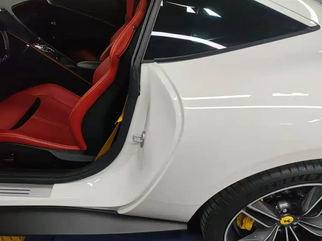 Ferrari Roma 2022 2020 3.9T V8