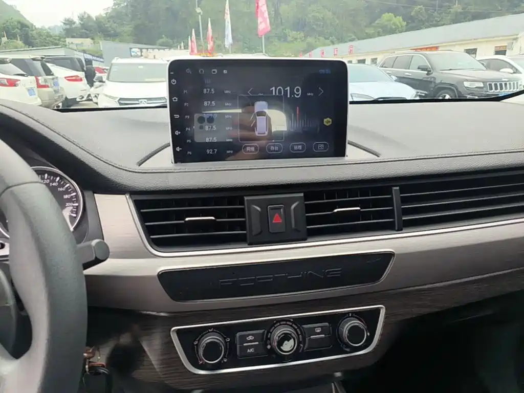Dongfeng Fengxing Fengxing T5 2023 2022 Golden Age 1.6L Manual Dream Builder 5-seater