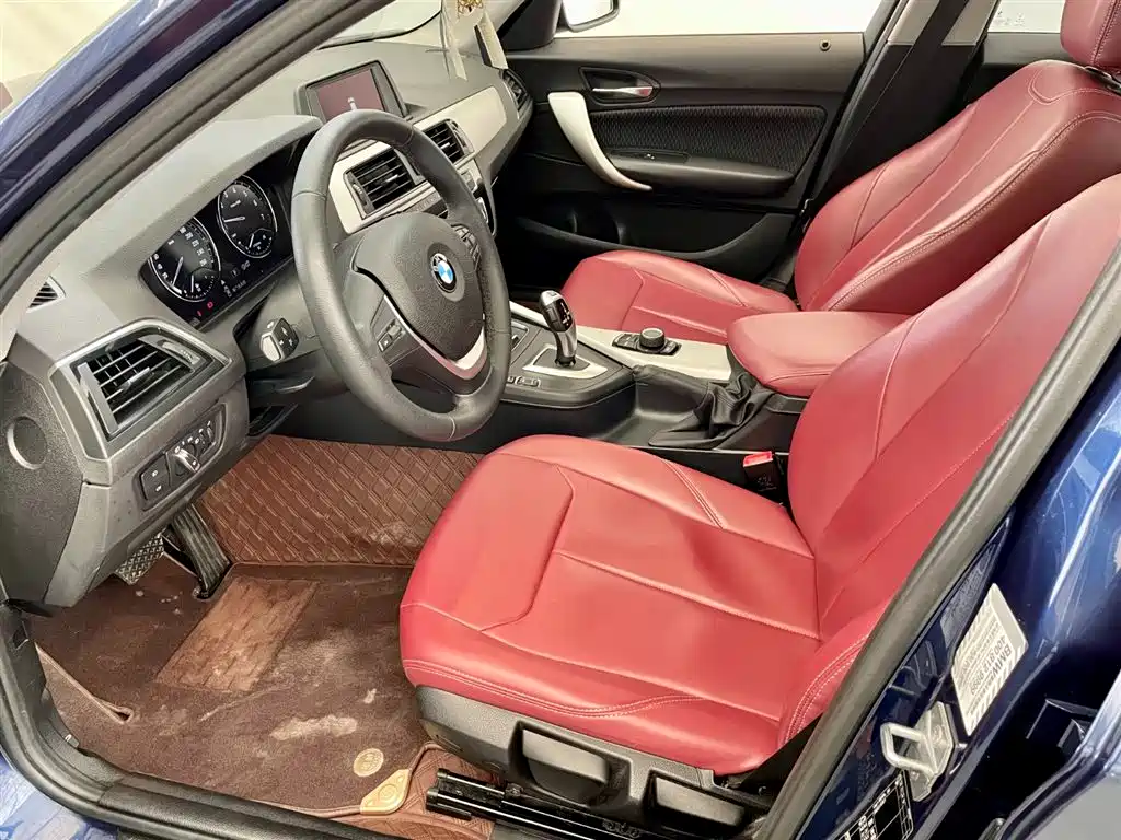 BMW 1 Series (Import) 2018 118i Leading фото 6