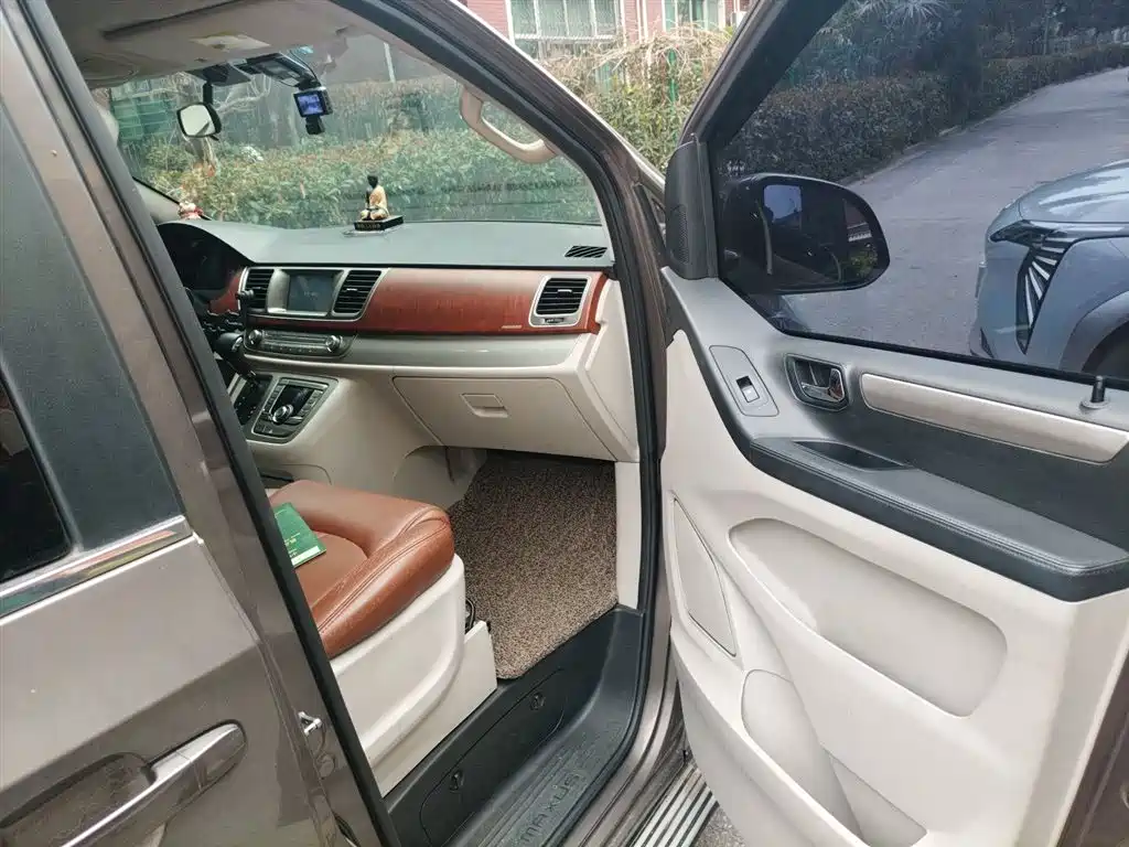SAIC Maxus Maxus G10 2015 2014 Model Year 2.0T Auto Elite