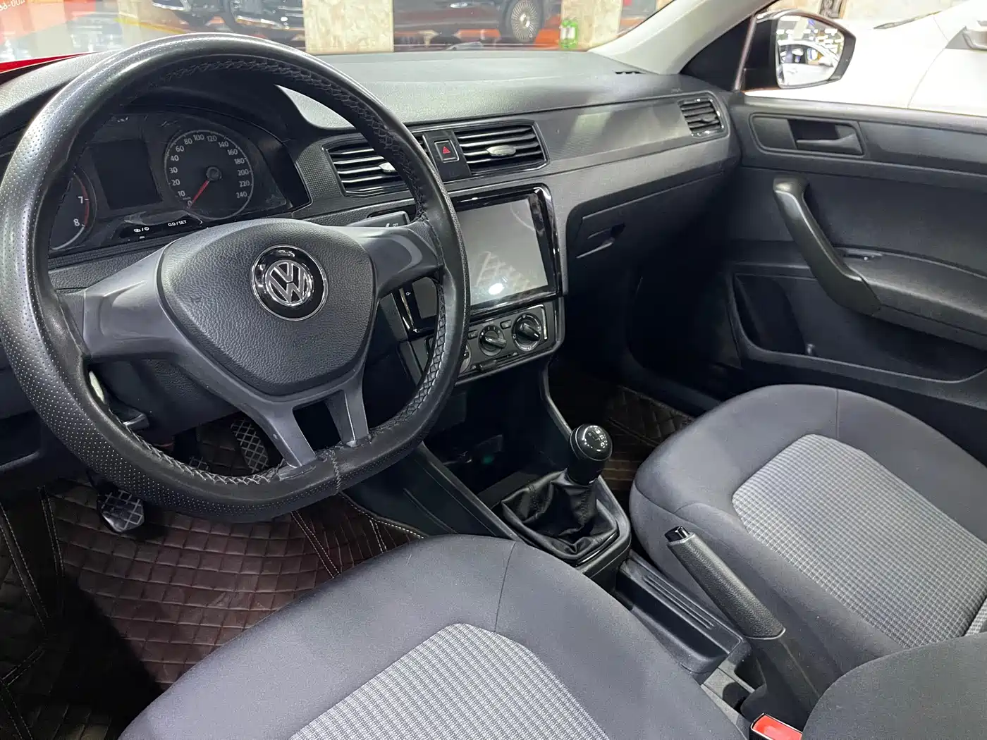 Volkswagen Santana 2016 1.6L Manual Trend Edition фото 7