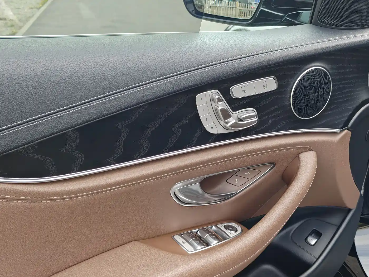 Mercedes-Benz E-Class 2019 E 300 L Sport Luxury фото 13