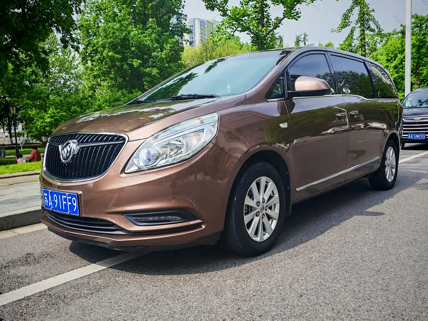 Buick GL8 2018 28T Premium Model China VI