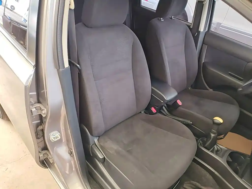 Nissan Livina 2015 2015 1.6XE Manual Comfort Edition