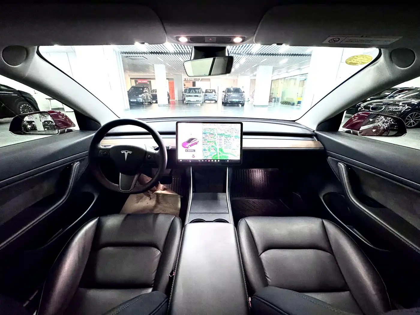 TESLA MODEL 3