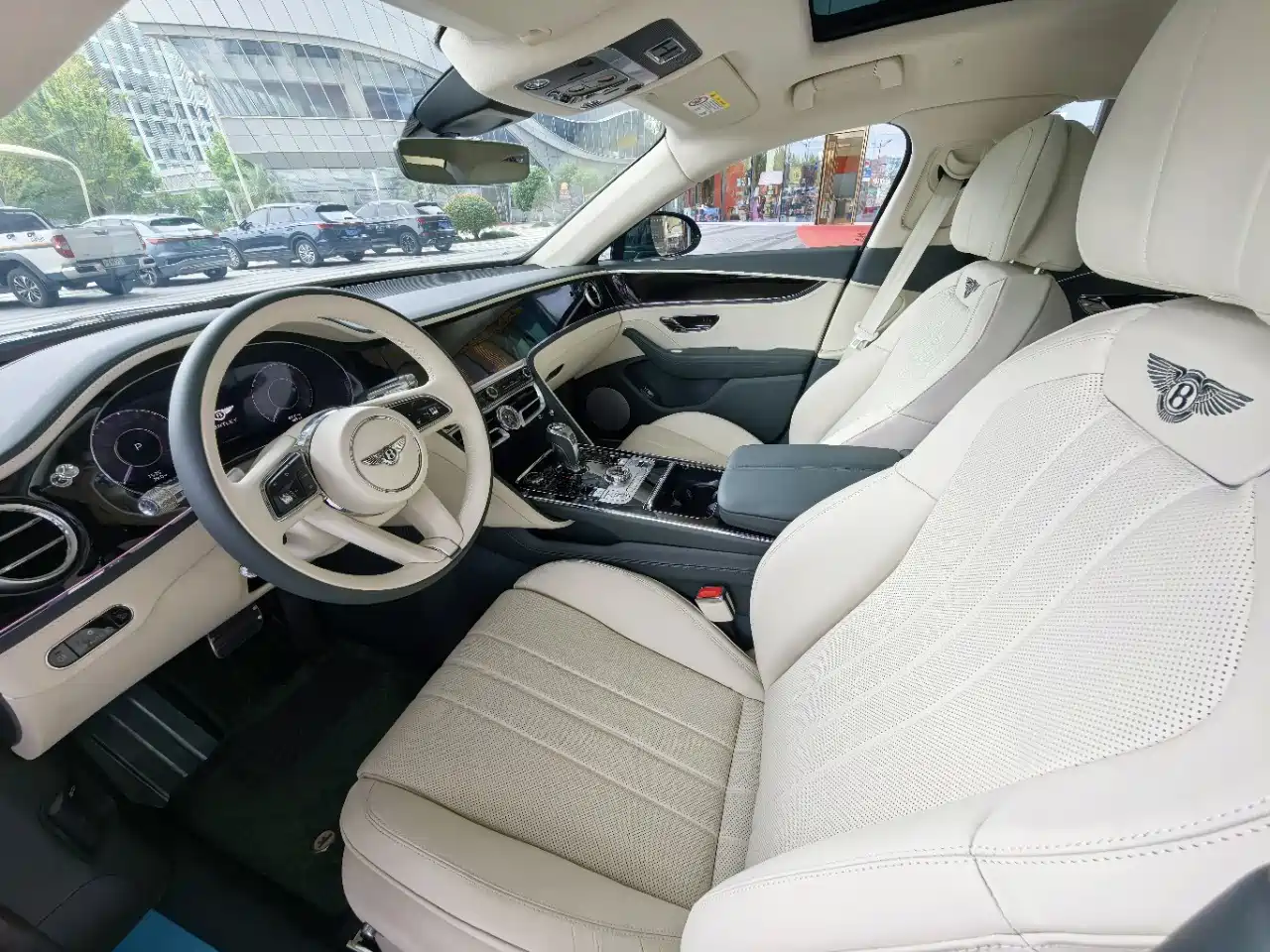 Bentley Flying Spur Plug-in Hybrid 2026 2026 Model 4.0T V8 Standard Edition