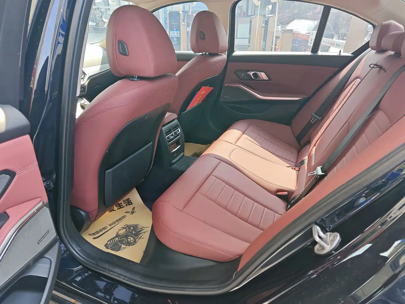 BMW 3 Series 2021 325i M Sport Night Edition фото 4