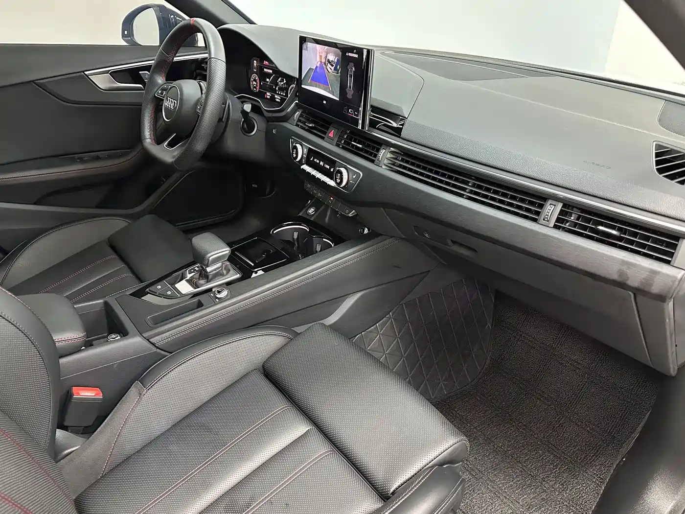 Audi A4L 2025 2025 2 Million Celebration Edition 40 TFSI Luxury Dynamic
